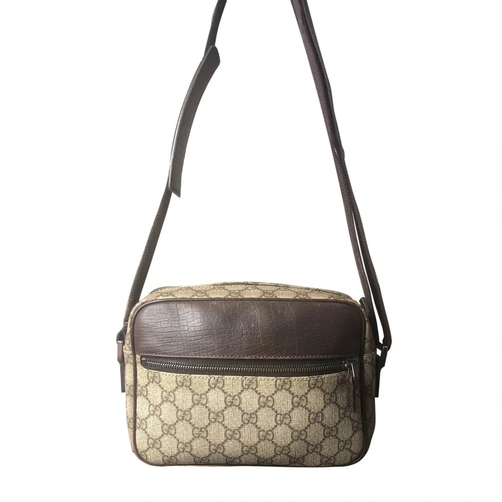 GUCCI GG Supreme Beige Monogram Canvas Messenger Bag with Brown Leather Trim